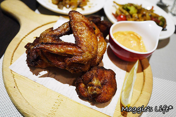 幸福這裡 Happiness Here:新北美食。捷運板橋站【幸福這裡小酒館】Happlness Here◆小酒館。早午餐。異國美食。板橋美食