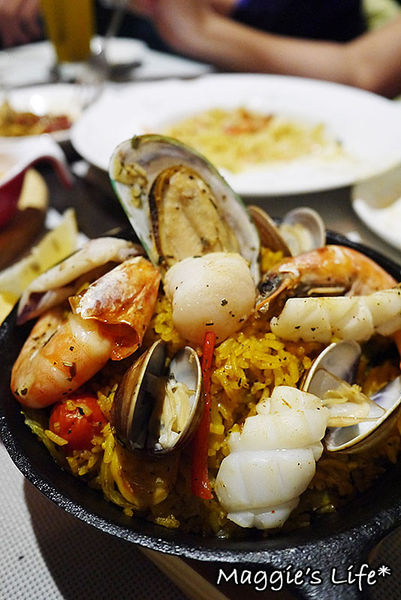 幸福這裡 Happiness Here:新北美食。捷運板橋站【幸福這裡小酒館】Happlness Here◆小酒館。早午餐。異國美食。板橋美食