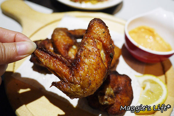 幸福這裡 Happiness Here:新北美食。捷運板橋站【幸福這裡小酒館】Happlness Here◆小酒館。早午餐。異國美食。板橋美食