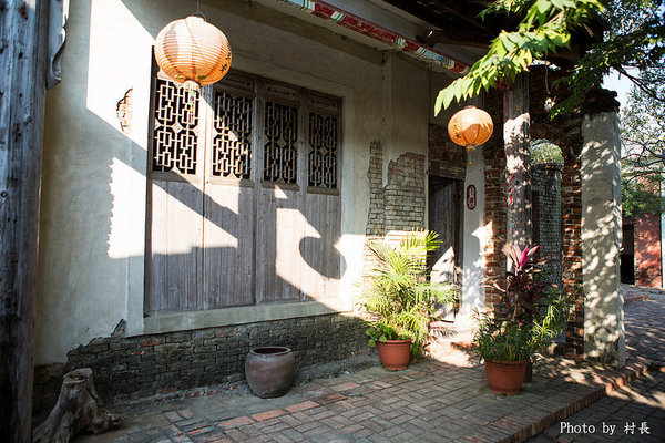 老塘湖藝術坊。草坔五路財神廟:【遊記】{台南。學甲區}仿古懷舊-老塘湖藝術坊