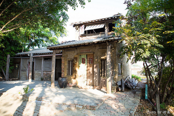 老塘湖藝術坊。草坔五路財神廟:【遊記】{台南。學甲區}仿古懷舊-老塘湖藝術坊