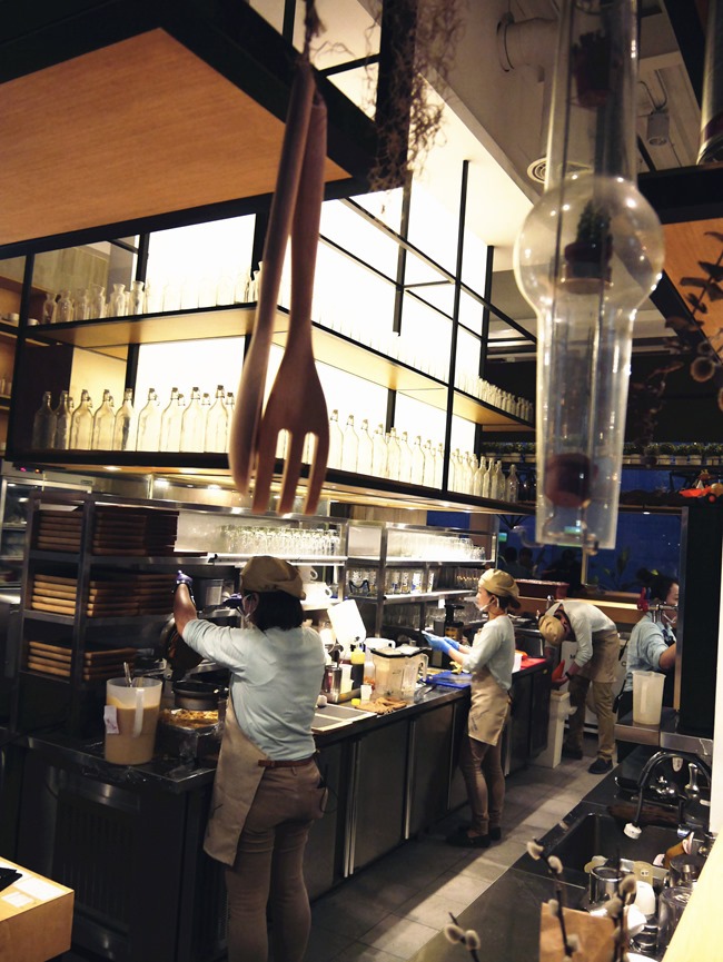 │食。台中西屯│叉子ㄨ子-超氣派北歐風親子餐廳。沙抗、文創