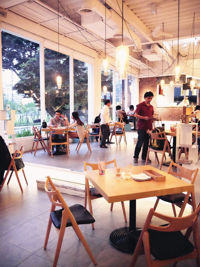 │食。台中西屯│叉子ㄨ子-超氣派北歐風親子餐廳。沙抗、文創