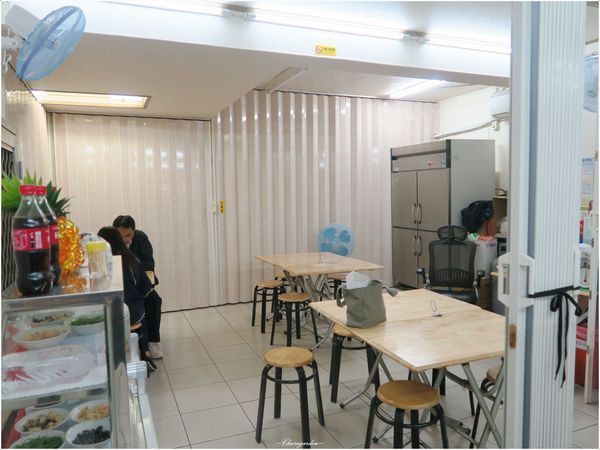 水某小卷米粉：[北投在地美食]水某小捲米粉~新推出一整隻炒小捲mix大蒜飯