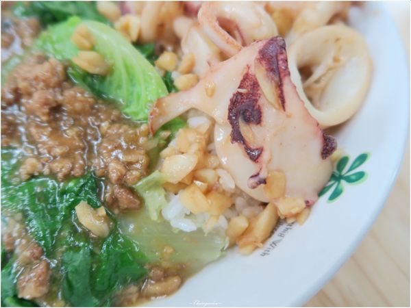 水某小卷米粉：[北投在地美食]水某小捲米粉~新推出一整隻炒小捲mix大蒜飯