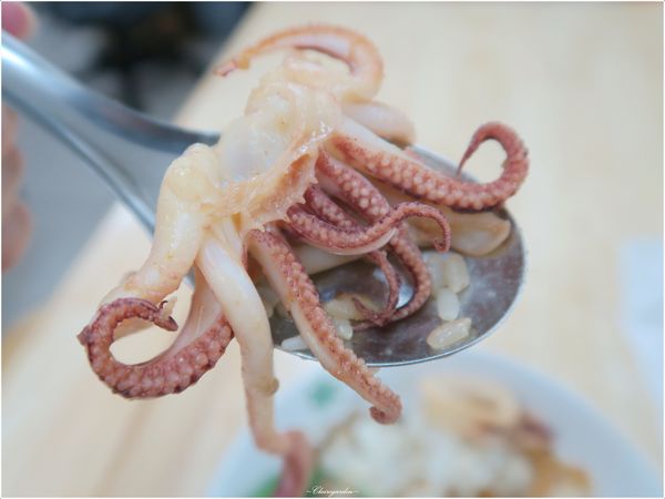 水某小卷米粉：[北投在地美食]水某小捲米粉~新推出一整隻炒小捲mix大蒜飯