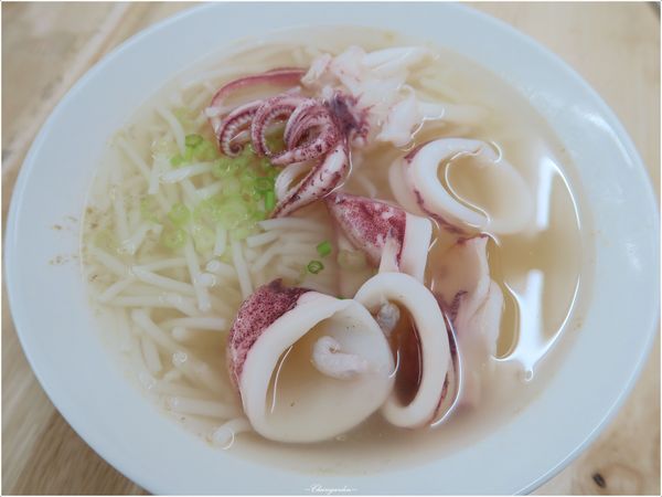 水某小卷米粉：[北投在地美食]水某小捲米粉~新推出一整隻炒小捲mix大蒜飯