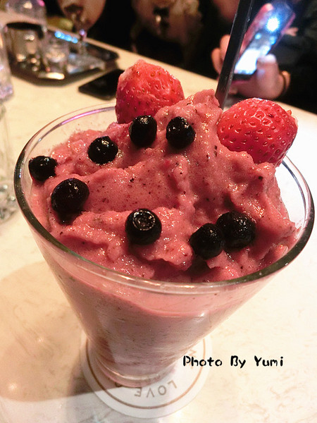 樂昂咖啡(健行店):【台中食記】進擊吐司~領結吐司可愛登場!!義大利麵也非常美味!!@樂昂咖啡LOVE ONE CAFE(健行店)