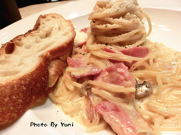 樂昂咖啡(健行店):【台中食記】進擊吐司~領結吐司可愛登場!!義大利麵也非常美味!!@樂昂咖啡LOVE ONE CAFE(健行店)