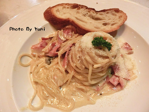 樂昂咖啡(健行店):【台中食記】進擊吐司~領結吐司可愛登場!!義大利麵也非常美味!!@樂昂咖啡LOVE ONE CAFE(健行店)