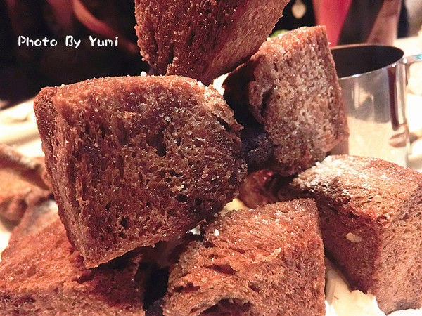 樂昂咖啡(健行店):【台中食記】進擊吐司~領結吐司可愛登場!!義大利麵也非常美味!!@樂昂咖啡LOVE ONE CAFE(健行店)