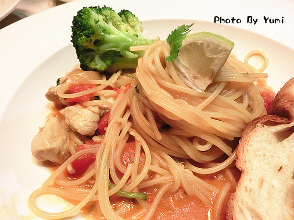 樂昂咖啡(健行店):【台中食記】進擊吐司~領結吐司可愛登場!!義大利麵也非常美味!!@樂昂咖啡LOVE ONE CAFE(健行店)