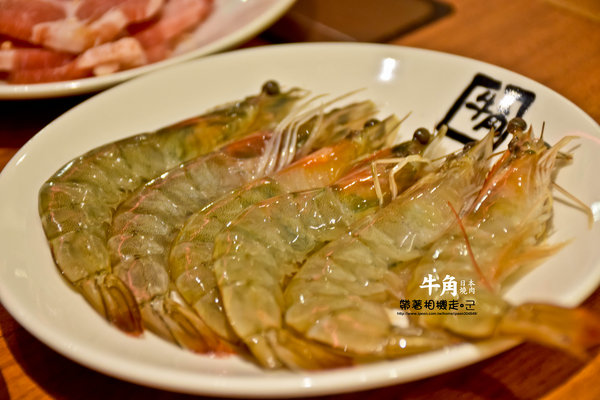 牛角日式炭火燒肉(台南夢時代店)：台南 東區．平日也要吃到飽 大口吃肉 牛角日式炭火燒肉(台南南紡夢時代)