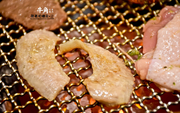 牛角日式炭火燒肉(台南夢時代店)：台南 東區．平日也要吃到飽 大口吃肉 牛角日式炭火燒肉(台南南紡夢時代)