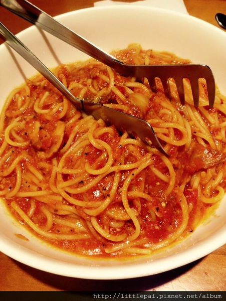 蒜味茄汁肉醬麵.jpg