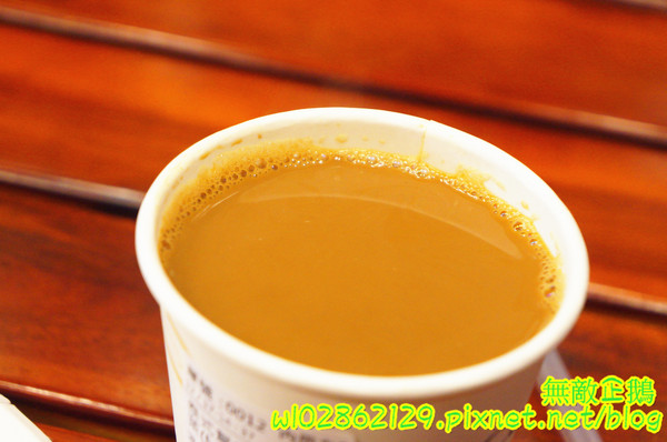 泰式香蕉煎餅-台南永康店：【台南-永康區】泰式x香蕉煎餅..幫國王穿新衣吧~泥巴布丁奶奶/香蕉騙牛奶《台南泰早安-香蕉煎餅&泰式奶茶》