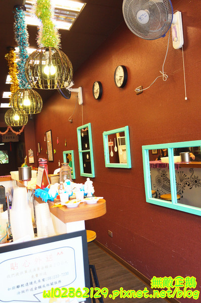 泰式香蕉煎餅-台南永康店：【台南-永康區】泰式x香蕉煎餅..幫國王穿新衣吧~泥巴布丁奶奶/香蕉騙牛奶《台南泰早安-香蕉煎餅&泰式奶茶》