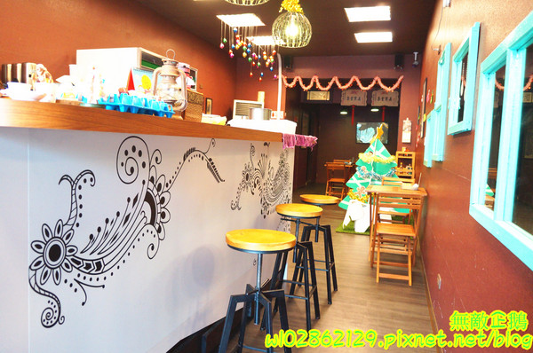 泰式香蕉煎餅-台南永康店：【台南-永康區】泰式x香蕉煎餅..幫國王穿新衣吧~泥巴布丁奶奶/香蕉騙牛奶《台南泰早安-香蕉煎餅&泰式奶茶》