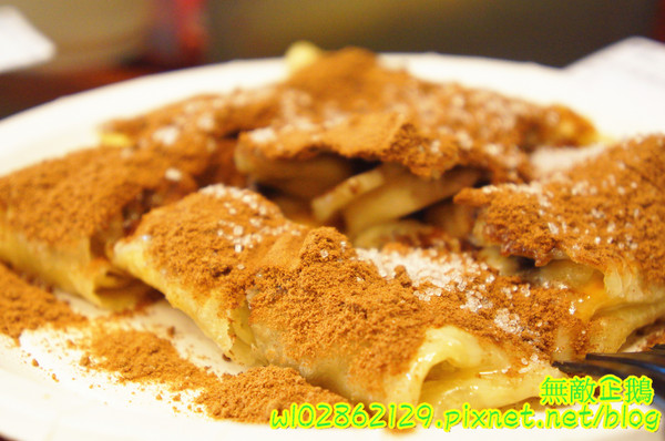 泰式香蕉煎餅-台南永康店：【台南-永康區】泰式x香蕉煎餅..幫國王穿新衣吧~泥巴布丁奶奶/香蕉騙牛奶《台南泰早安-香蕉煎餅&泰式奶茶》