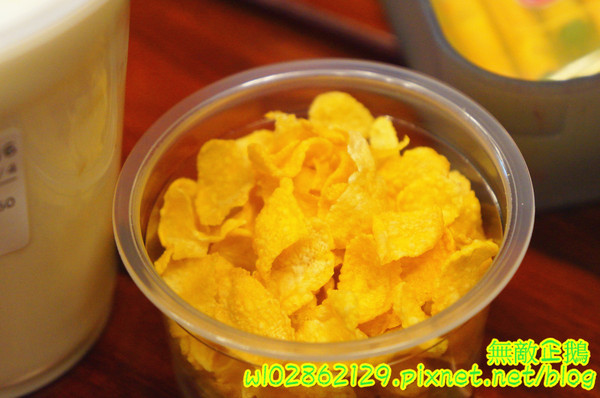 泰式香蕉煎餅-台南永康店：【台南-永康區】泰式x香蕉煎餅..幫國王穿新衣吧~泥巴布丁奶奶/香蕉騙牛奶《台南泰早安-香蕉煎餅&泰式奶茶》