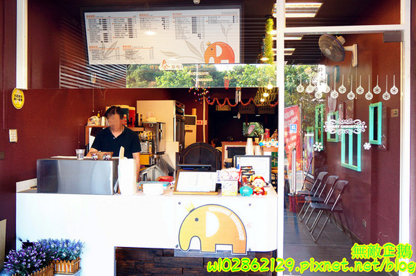 泰式香蕉煎餅-台南永康店：【台南-永康區】泰式x香蕉煎餅..幫國王穿新衣吧~泥巴布丁奶奶/香蕉騙牛奶《台南泰早安-香蕉煎餅&泰式奶茶》