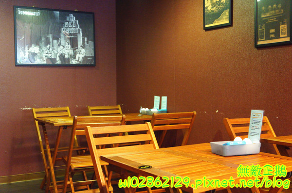 泰式香蕉煎餅-台南永康店：【台南-永康區】泰式x香蕉煎餅..幫國王穿新衣吧~泥巴布丁奶奶/香蕉騙牛奶《台南泰早安-香蕉煎餅&泰式奶茶》