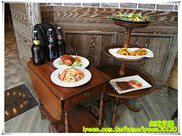 金色三麥：【台南-東區】彷若來到哈利波特的城堡...喝酒聊天的好地方...《金色三麥》