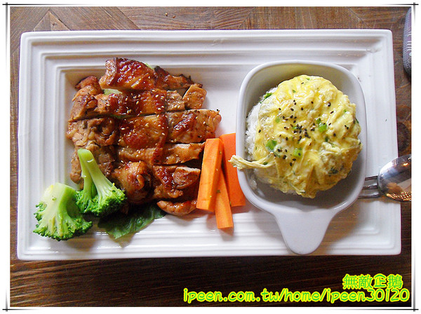 金色三麥：【台南-東區】彷若來到哈利波特的城堡...喝酒聊天的好地方...《金色三麥》