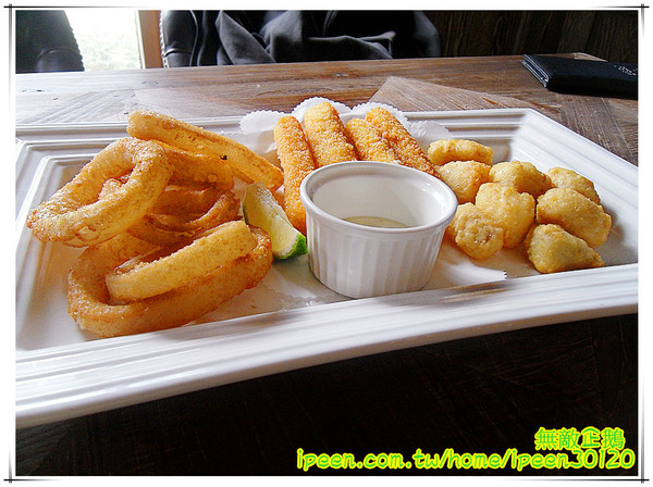 金色三麥：【台南-東區】彷若來到哈利波特的城堡...喝酒聊天的好地方...《金色三麥》