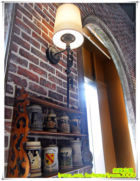 金色三麥：【台南-東區】彷若來到哈利波特的城堡...喝酒聊天的好地方...《金色三麥》