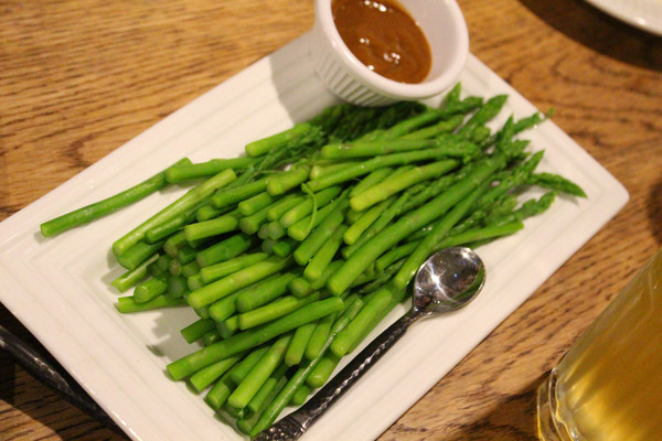 金色三麥：[台南]蜂蜜啤酒x德國豬腳 金色三麥 (南紡夢時代店)