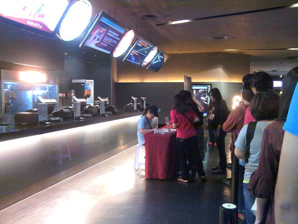 狼人鎮(WOLVES)：最新一代的狼人~ ......「狼人鎮」特映體驗