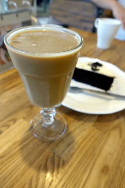 左巴好室．好事：(胖樺食記)台北公館美食「左巴好室·好事」，慵懶愜意適合帶個筆電消磨一個下午。商業午餐/下午茶/溫州街/咖啡廳