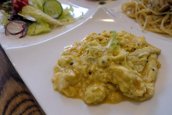 左巴好室．好事：(胖樺食記)台北公館美食「左巴好室·好事」，慵懶愜意適合帶個筆電消磨一個下午。商業午餐/下午茶/溫州街/咖啡廳