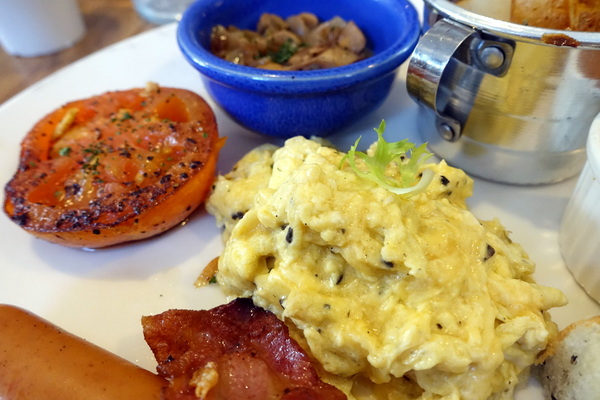 左巴好室．好事：(胖樺食記)台北公館美食「左巴好室·好事」，慵懶愜意適合帶個筆電消磨一個下午。商業午餐/下午茶/溫州街/咖啡廳