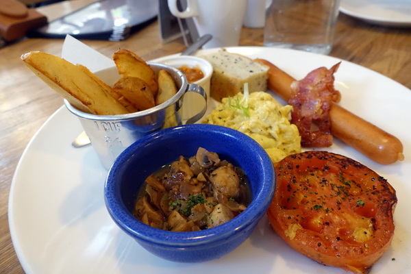 左巴好室．好事：(胖樺食記)台北公館美食「左巴好室·好事」，慵懶愜意適合帶個筆電消磨一個下午。商業午餐/下午茶/溫州街/咖啡廳