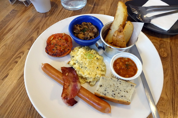 左巴好室．好事：(胖樺食記)台北公館美食「左巴好室·好事」，慵懶愜意適合帶個筆電消磨一個下午。商業午餐/下午茶/溫州街/咖啡廳