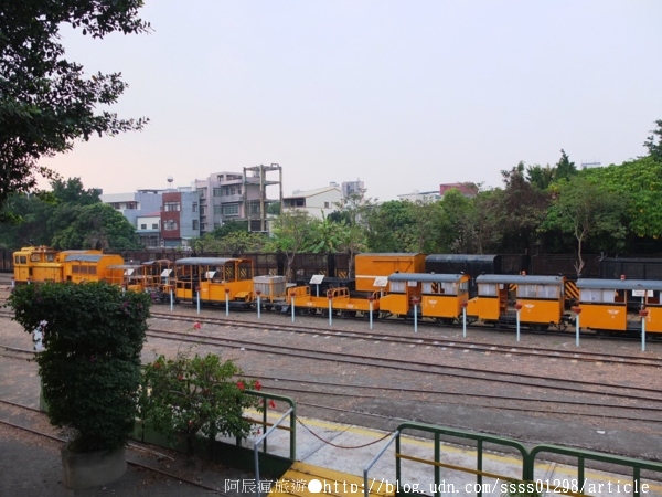 新營鐵道文化園區:【旅行遊記。台南新營區】新營鐵道文化園區。輕悄悄鐵道之旅 百年歲月新營糖廠
