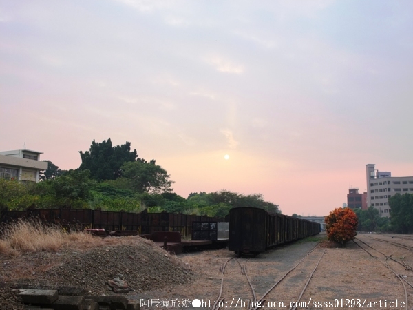 新營鐵道文化園區:【旅行遊記。台南新營區】新營鐵道文化園區。輕悄悄鐵道之旅 百年歲月新營糖廠