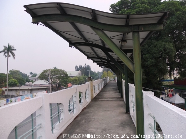 新營鐵道文化園區:【旅行遊記。台南新營區】新營鐵道文化園區。輕悄悄鐵道之旅 百年歲月新營糖廠