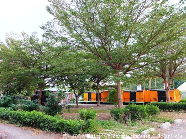 新營鐵道文化園區:【旅行遊記。台南新營區】新營鐵道文化園區。輕悄悄鐵道之旅 百年歲月新營糖廠