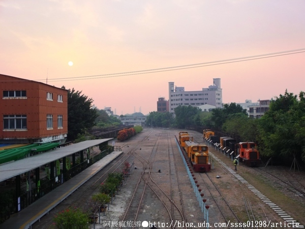 新營鐵道文化園區:【旅行遊記。台南新營區】新營鐵道文化園區。輕悄悄鐵道之旅 百年歲月新營糖廠