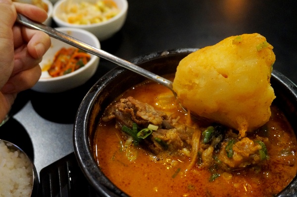 The Owl 敖唷 - 韓式湯飯專賣:The Owl 敖唷:馬鈴薯豬骨湯+生菜包五花+薯泥煎餅