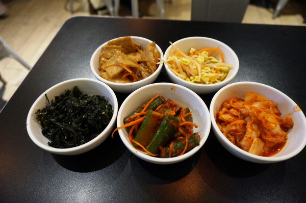 The Owl 敖唷 - 韓式湯飯專賣:The Owl 敖唷:馬鈴薯豬骨湯+生菜包五花+薯泥煎餅