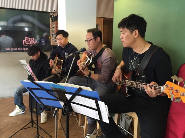 披薩工廠PizzaFactory：1040111[官本金文愛台灣]台中市霧峰區創始店披薩工廠PizzaFactory單點附贈濃湯平日超值午餐大優惠飲料無限暢飲喝到飽