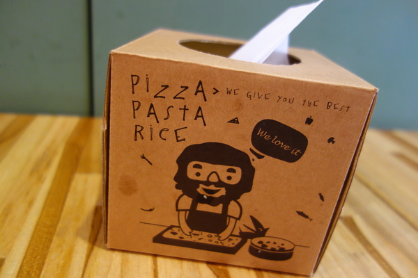 披薩工廠PizzaFactory：1040111[官本金文愛台灣]台中市霧峰區創始店披薩工廠PizzaFactory單點附贈濃湯平日超值午餐大優惠飲料無限暢飲喝到飽