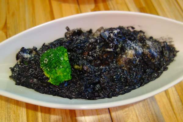 披薩工廠PizzaFactory：1040111[官本金文愛台灣]台中市霧峰區創始店披薩工廠PizzaFactory單點附贈濃湯平日超值午餐大優惠飲料無限暢飲喝到飽