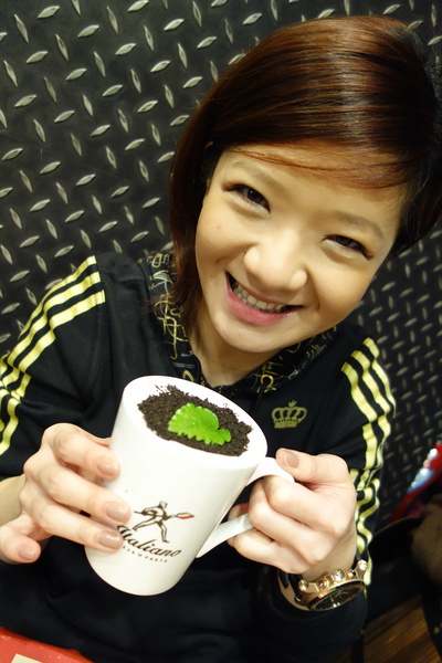 義樓Italiano：1031223[官本金文愛台灣]台中市北區與P小姐一起嗜賣嚐鮮義樓Italiano時尚工業風美味比薩魂還有燉飯與義大利麵