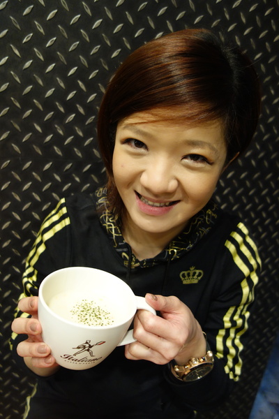 義樓Italiano：1031223[官本金文愛台灣]台中市北區與P小姐一起嗜賣嚐鮮義樓Italiano時尚工業風美味比薩魂還有燉飯與義大利麵