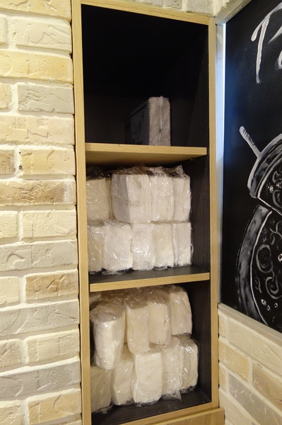 義樓Italiano：1031223[官本金文愛台灣]台中市北區與P小姐一起嗜賣嚐鮮義樓Italiano時尚工業風美味比薩魂還有燉飯與義大利麵